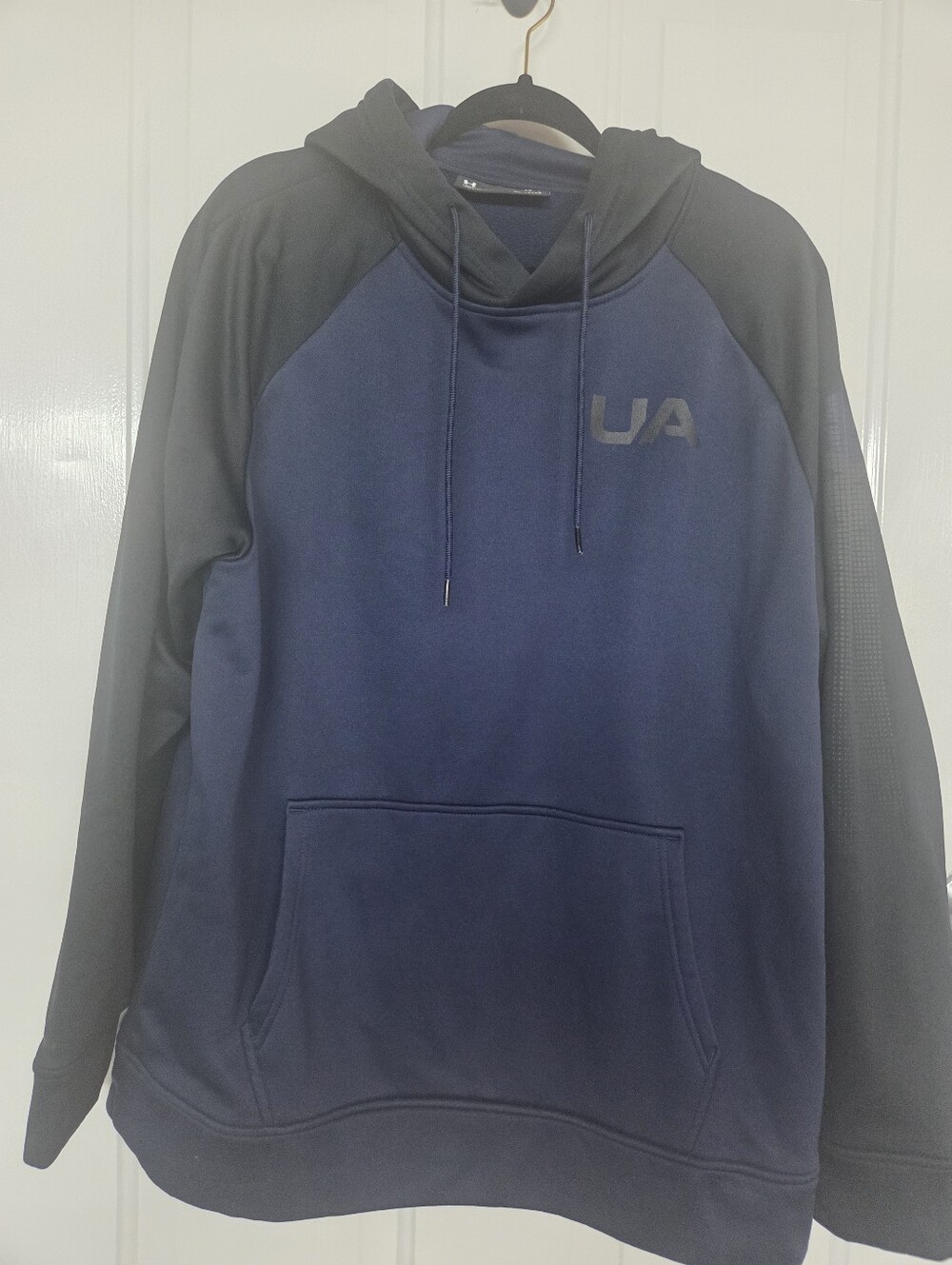 Under Armour Large Men’s Blue Hoodie with Black Sleeves